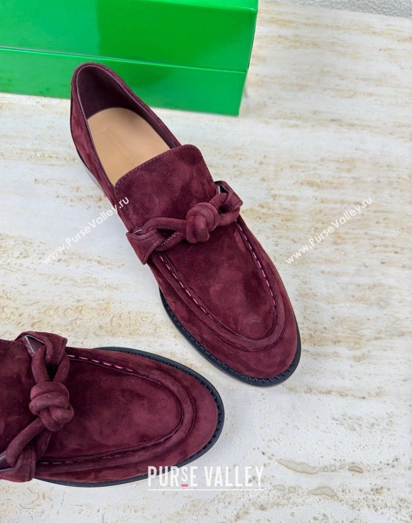 Bottega Veneta Astaire Loafers in Suede with One-Tone Knot Dark Burgundy 2024 (MD-241011004)