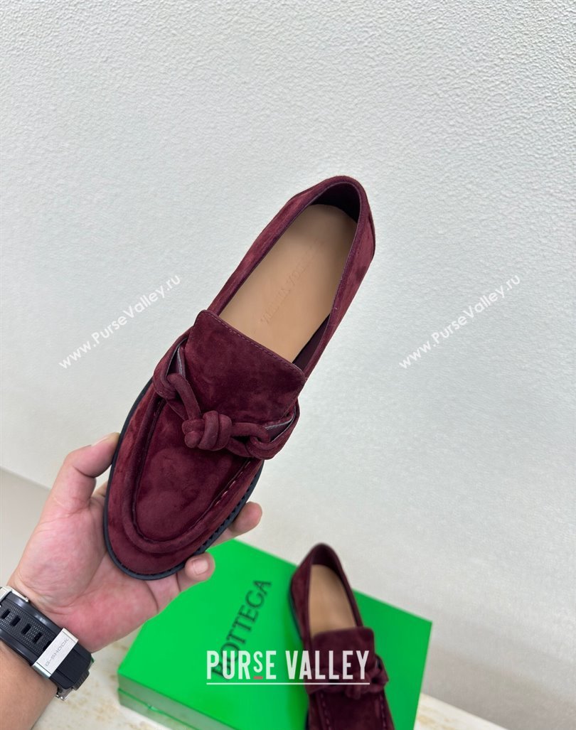 Bottega Veneta Astaire Loafers in Suede with One-Tone Knot Dark Burgundy 2024 (MD-241011004)