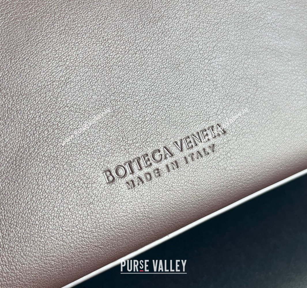 Bottega Veneta Small Andiamo Top Handle Bag in Calfskin Leather Fondant Brown 2025 810213 (WT-250519074)