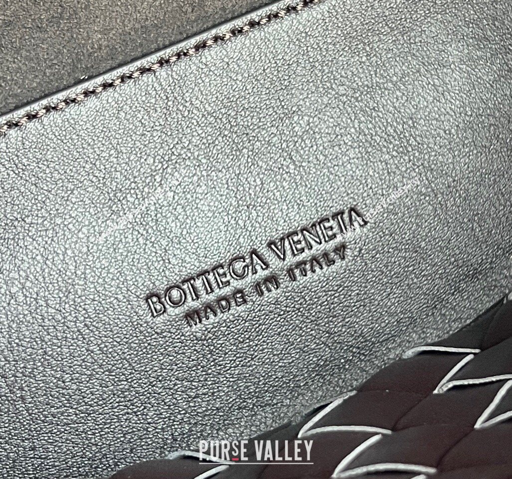 Bottega Veneta Small Andiamo Top Handle Bag in Calfskin Leather Fondant Brown 2025 810213 (WT-250519074)