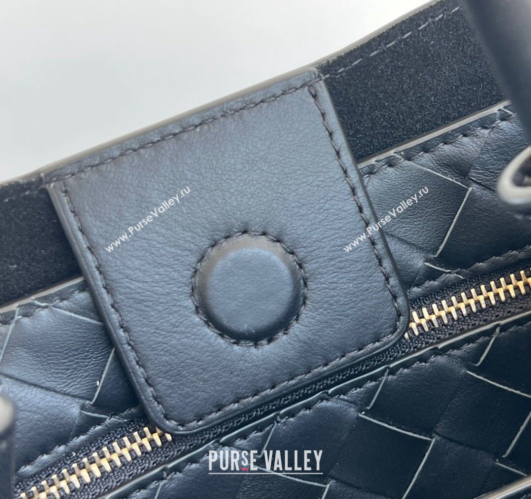 Bottega Veneta Small Andiamo Top Handle Bag in Calfskin Leather Black 2025 810213 (WT-250519075)
