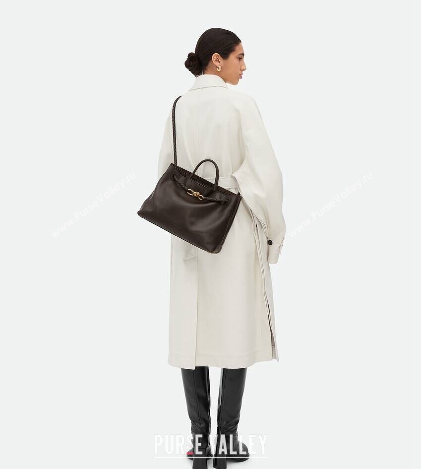 Bottega Veneta Medium Andiamo Top Handle Bag in Calfskin Leather Fondant Brown 2024 810214 (WT-250519077)