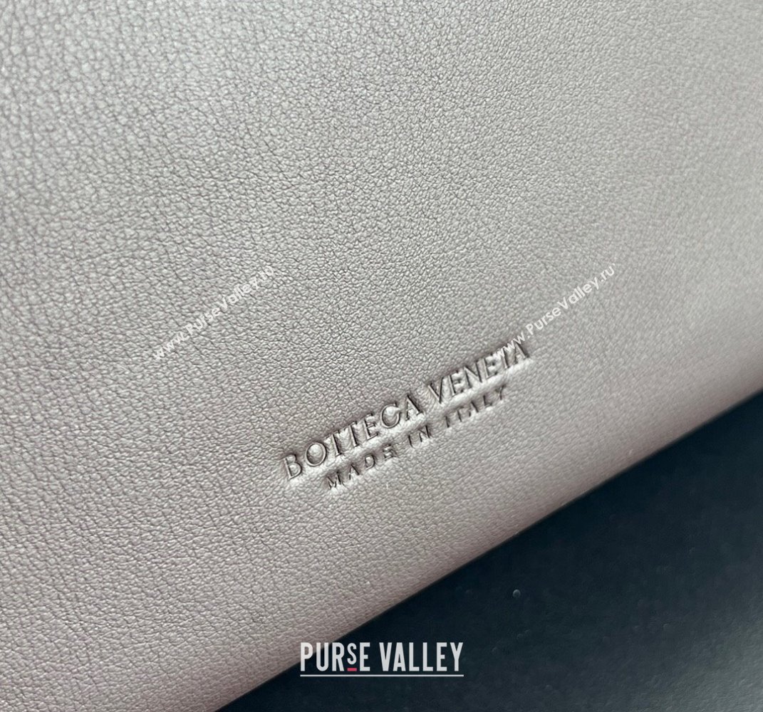Bottega Veneta Medium Andiamo Top Handle Bag in Calfskin Leather Fondant Brown 2024 810214 (WT-250519077)