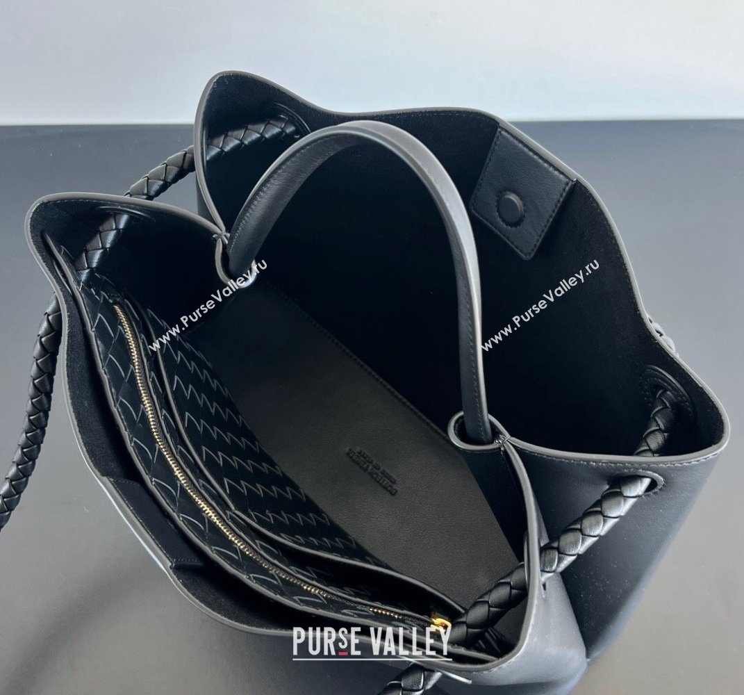 Bottega Veneta Medium Andiamo Top Handle Bag in Calfskin Leather Black 2024 810214 (WT-250519078)