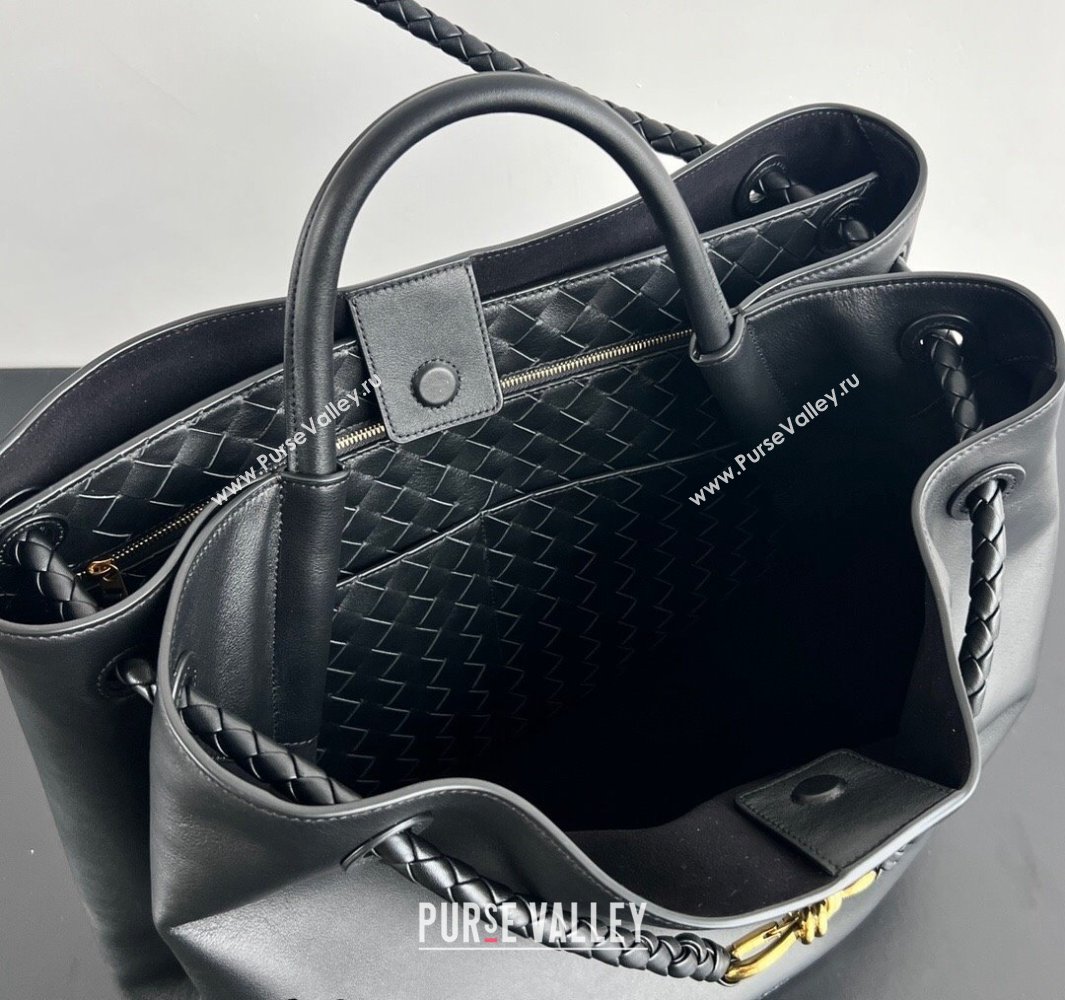 Bottega Veneta Large Andiamo Top Handle Bag in Calfskin Leather Black/Gold 2024 806010 (WT-250519085)