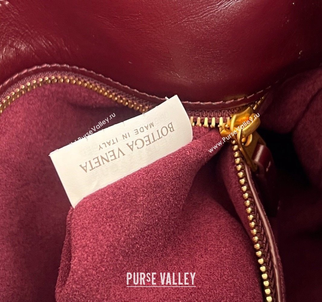 Bottega Veneta Small Liberta Cross-body bag in Smooth Calfskin Burgundy 2024 806030 (WT-241029030)