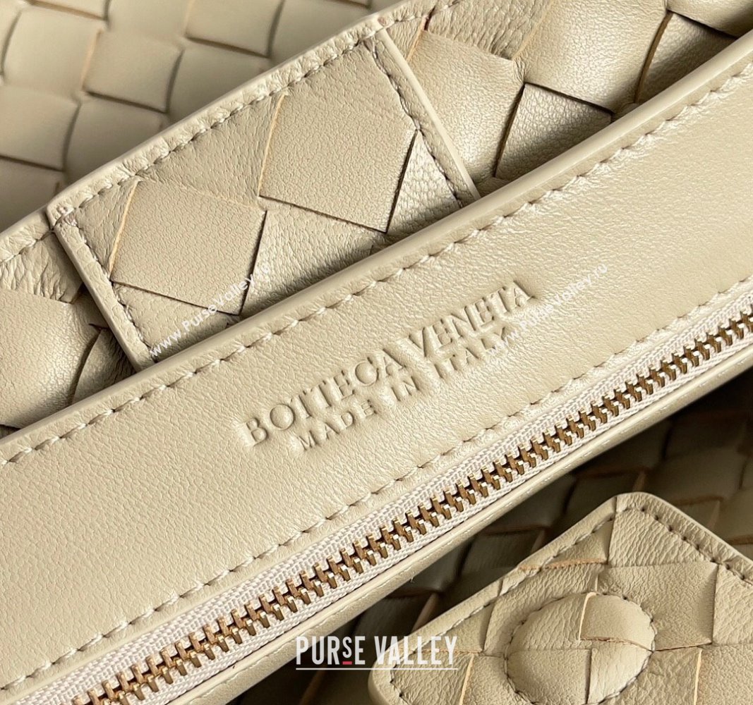 Bottega Veneta Medium Andiamo Top Handle Bag in Intrecciato Leather 743572 Beige 2024 (YX-241029052)