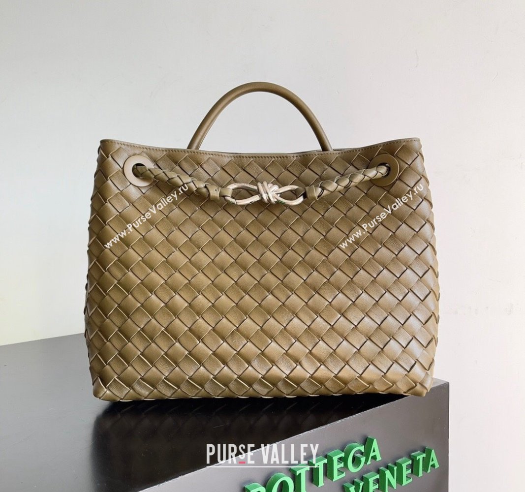 Bottega Veneta Medium Andiamo Top Handle Bag in Intrecciato Leather 743572 Green 2 2024 (YX-241029054)