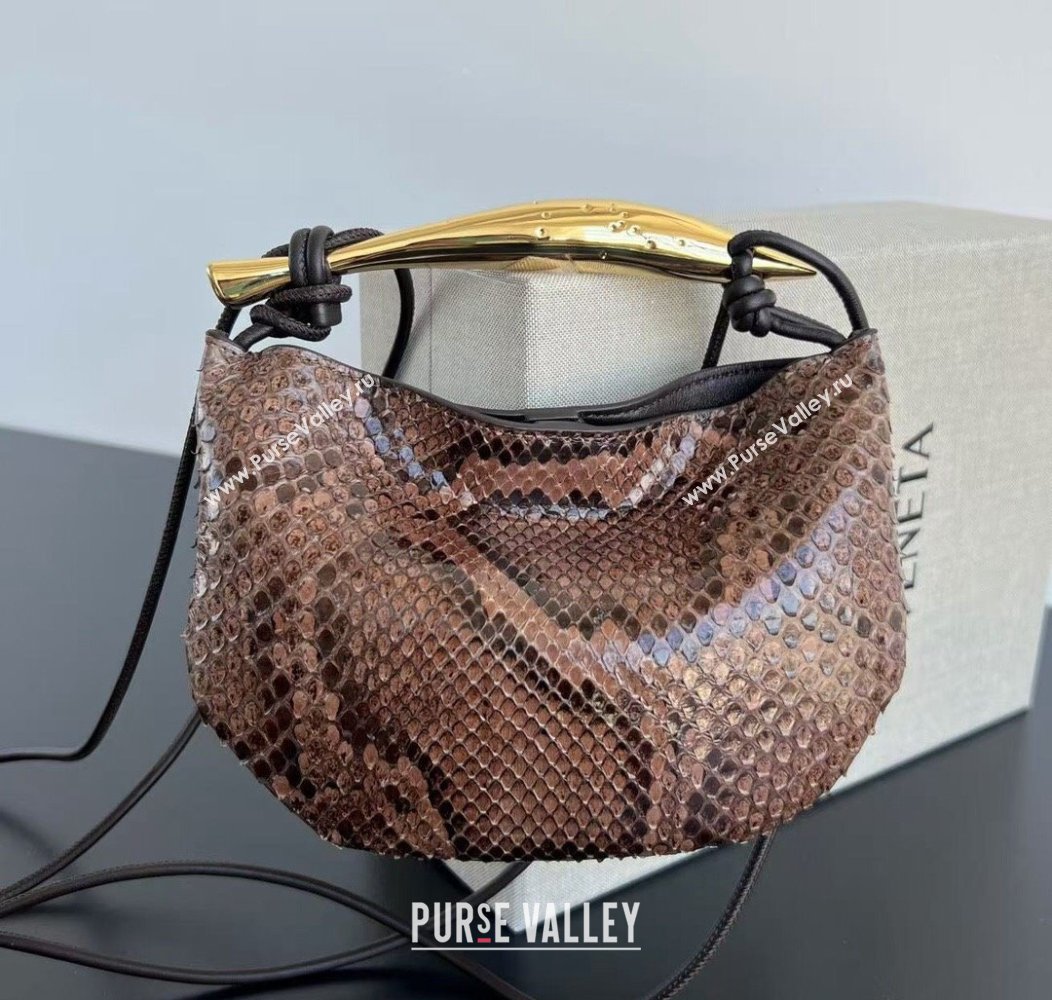 Bottega Veneta Baby Sardine Cross-body Bag in python leather Fondant Brown 2024 794920 (WT-241217015)