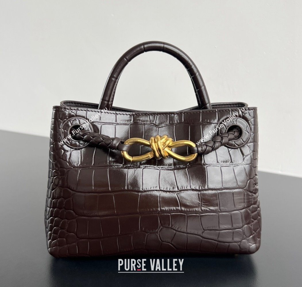 Bottega Veneta Andiamo Mini Bag in Crocodile Embossed Leather Fondant Brown 2024 777614 (WT-241217031)