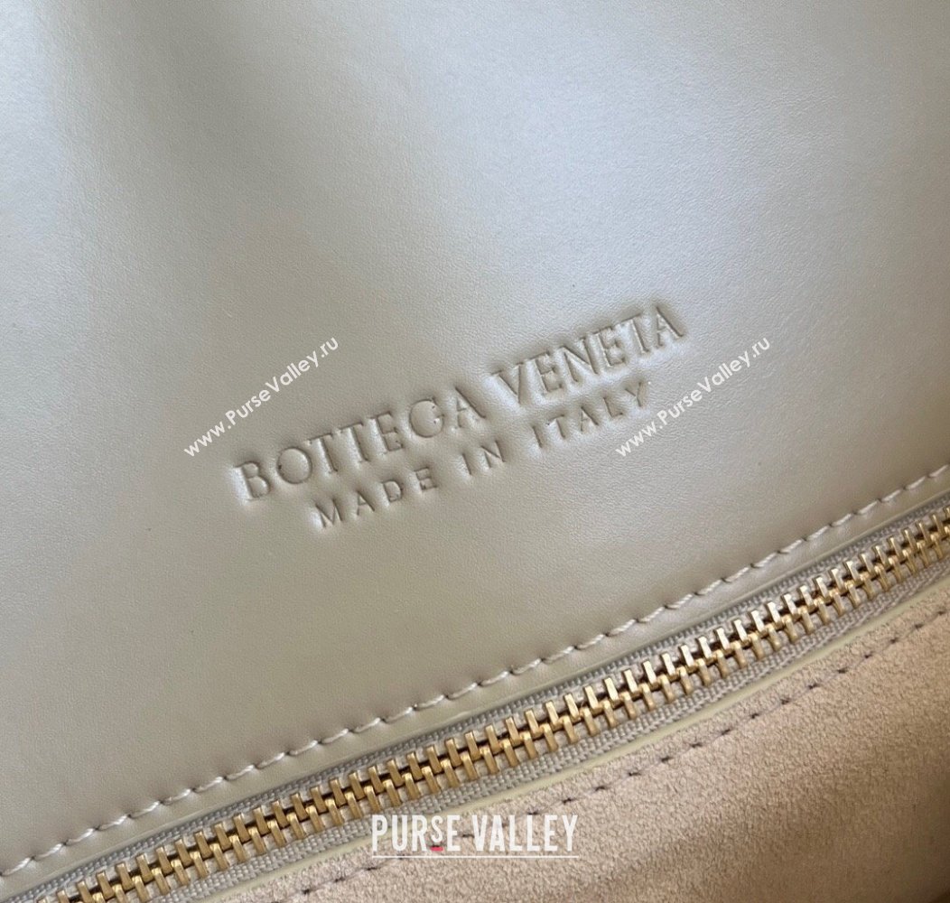 Bottega Veneta Small Liberta Cross-body bag in Smooth Calfskin Light Beige 2024 806030 (WT-241217039)