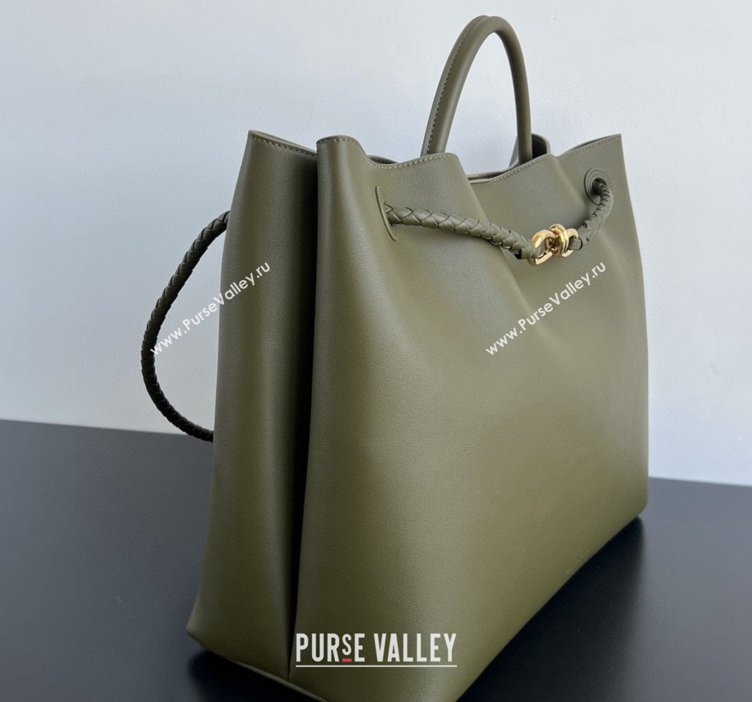 Bottega Veneta Mens Large Andiamo Top Handle Bag in Calfskin Leather Green 2024 806010 (WT-250519083)