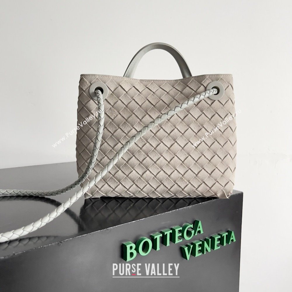 Bottega Veneta Small Andiamo Top Handle Bag in Intrecciate Suede Light Grey 2024 743568 (WT-241217092)