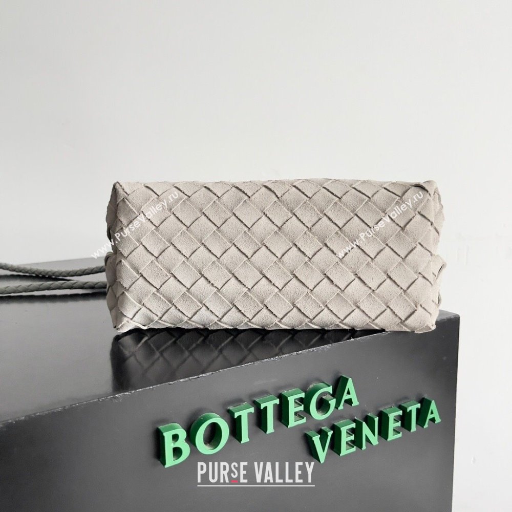 Bottega Veneta Small Andiamo Top Handle Bag in Intrecciate Suede Light Grey 2024 743568 (WT-241217092)