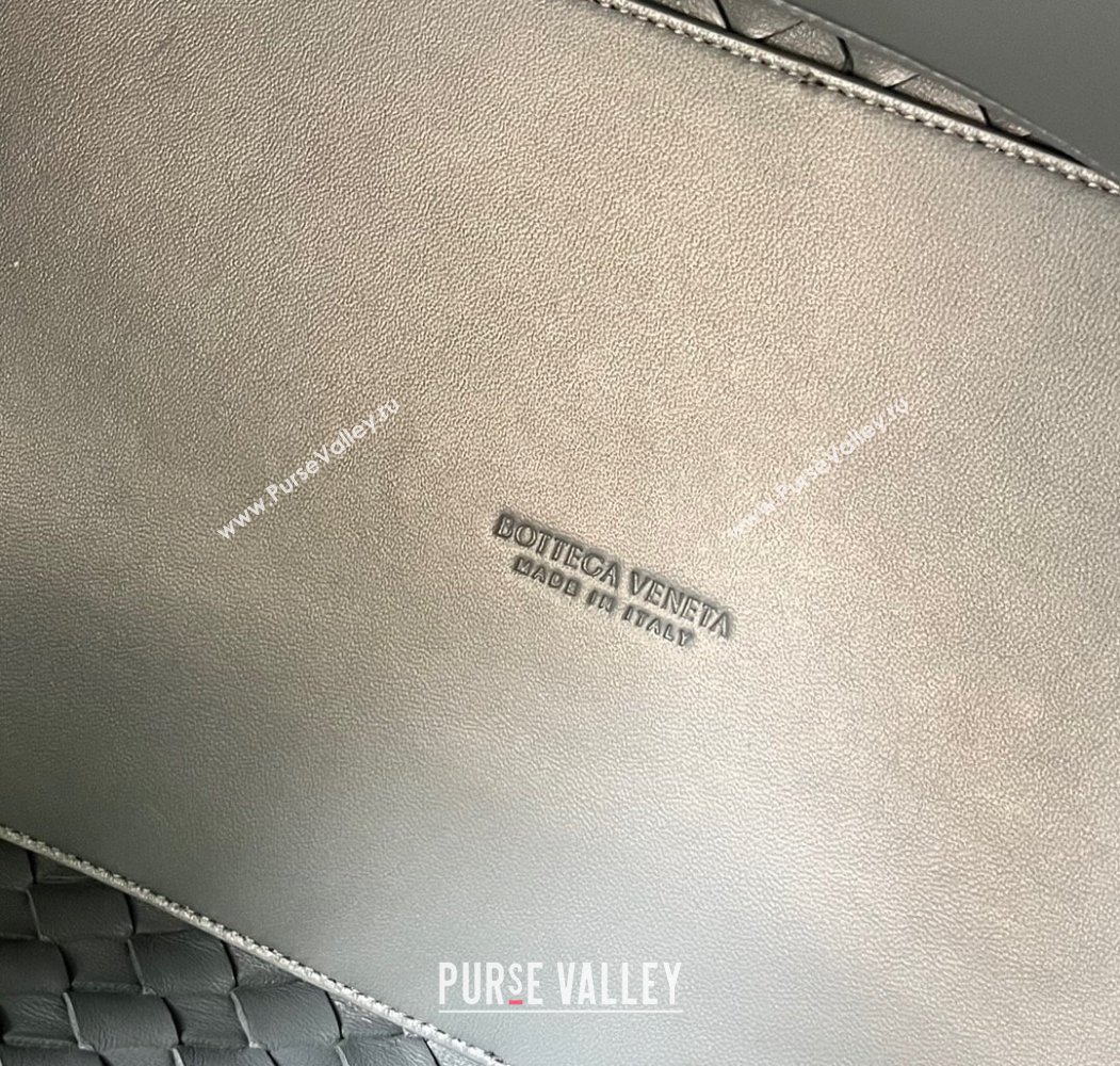 Bottega Veneta Large Andiamo Top Handle Bag in Intrecciato Leather 743575 Lightning Grey 2025 (WT-250205025)
