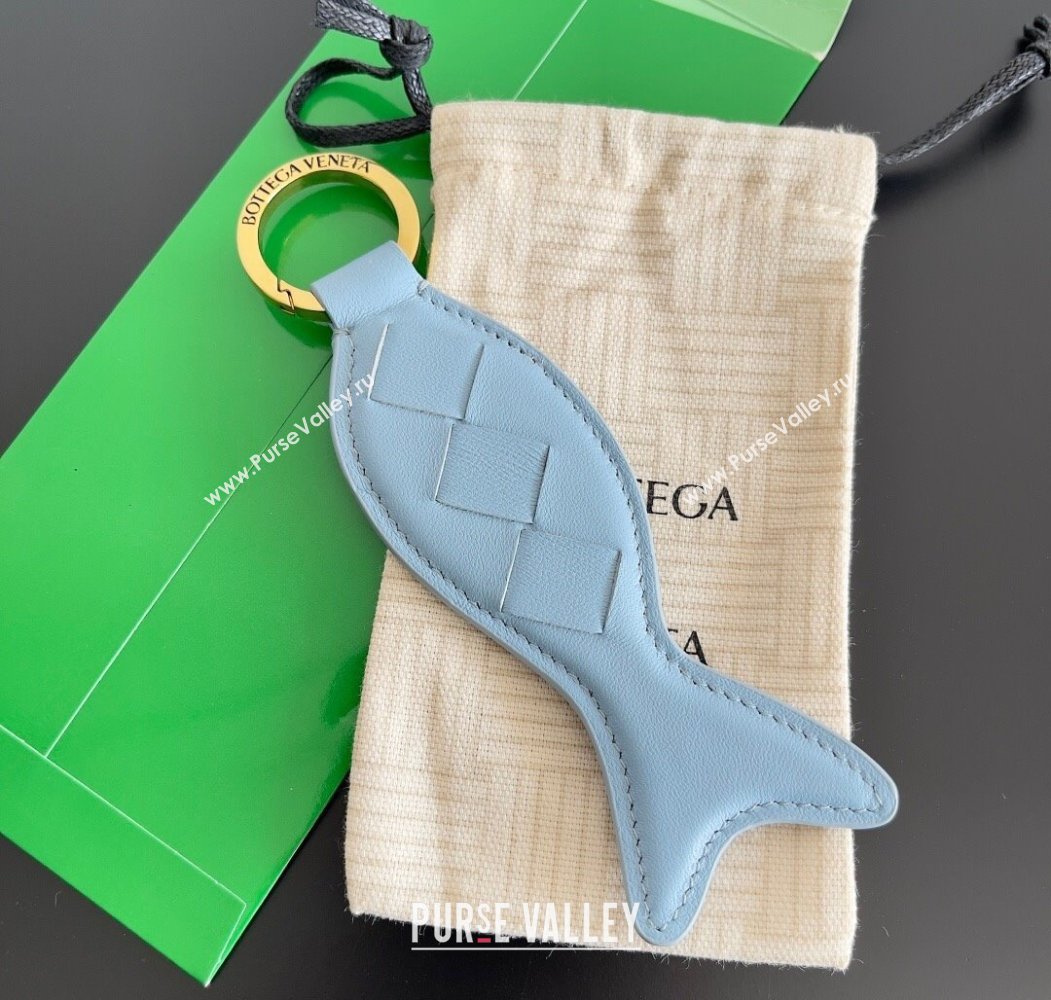 Bottega Veneta Fish Keyring in Intreccio Leather Zenith Blue 2025 806109 (MS-250205035)