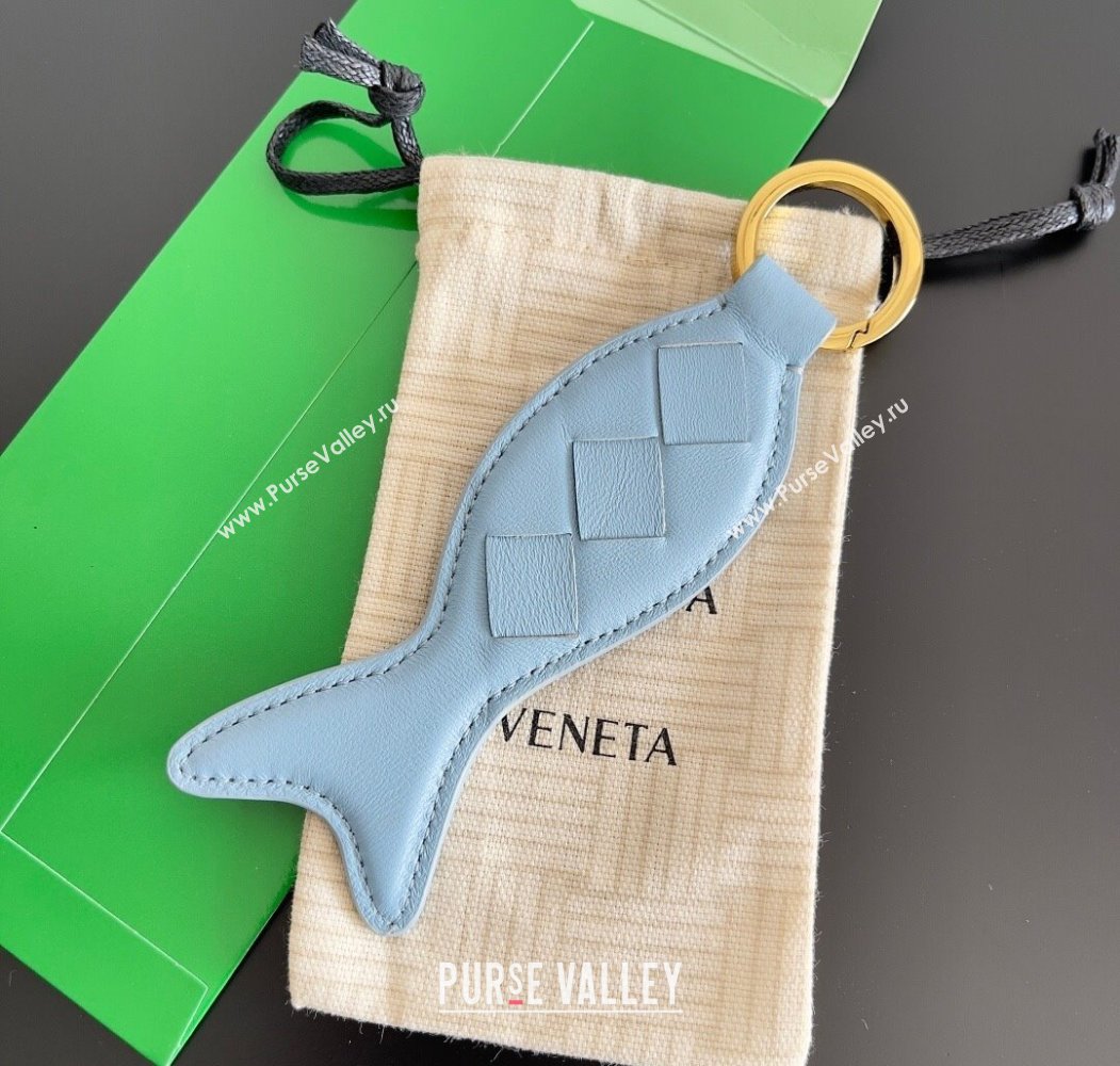 Bottega Veneta Fish Keyring in Intreccio Leather Zenith Blue 2025 806109 (MS-250205035)