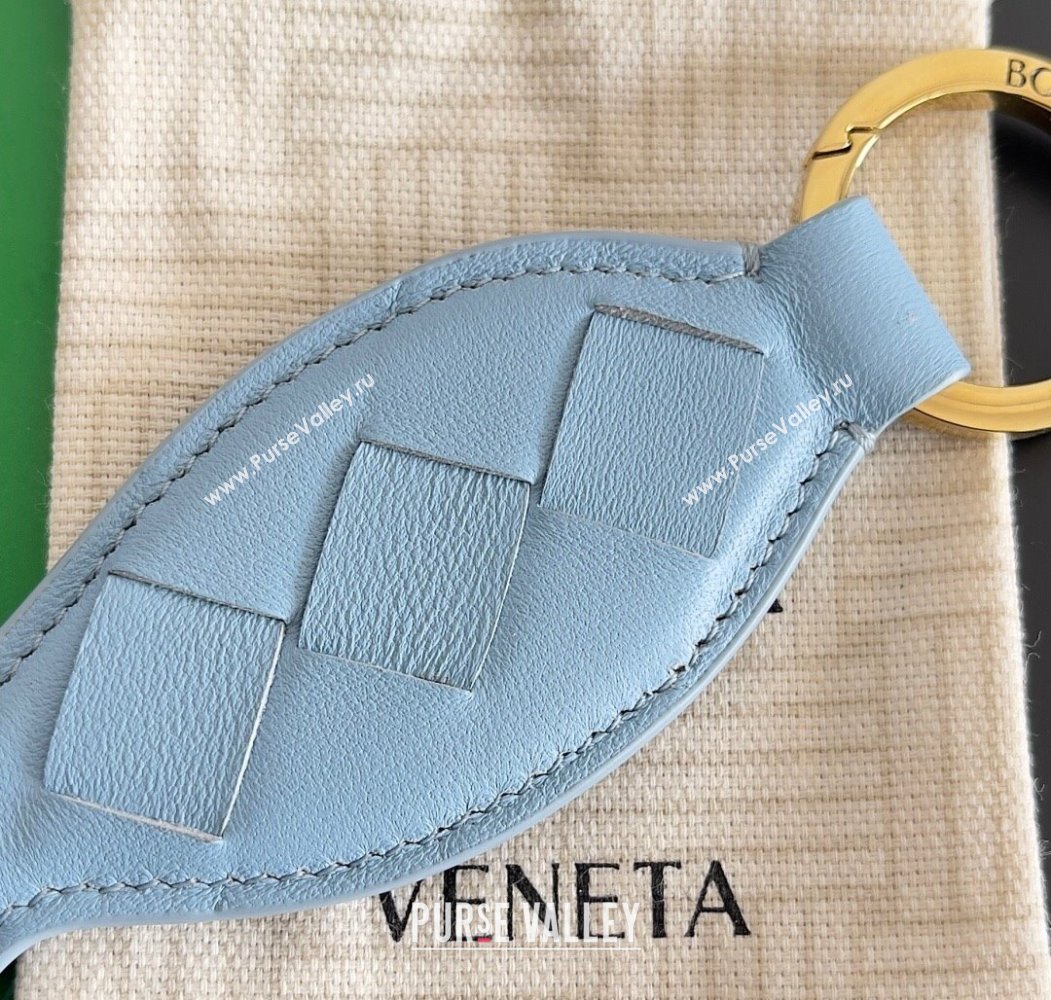Bottega Veneta Fish Keyring in Intreccio Leather Zenith Blue 2025 806109 (MS-250205035)