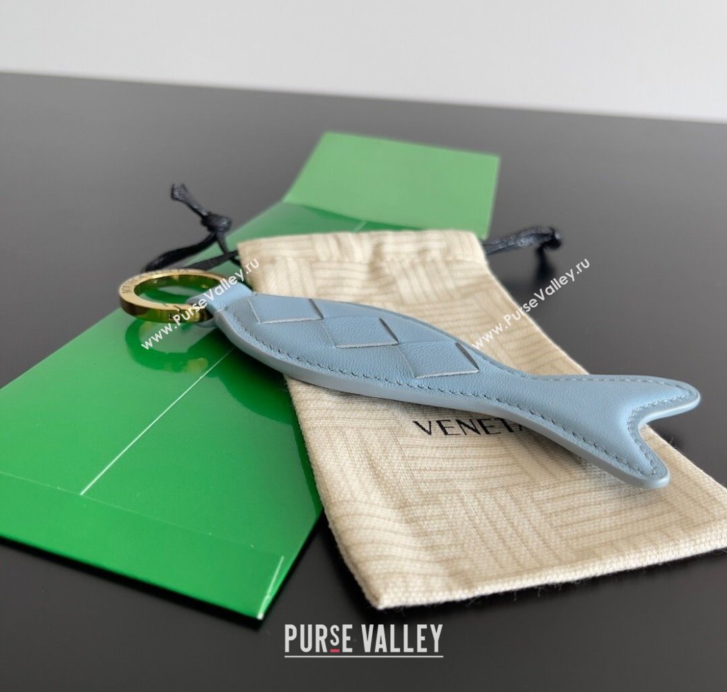 Bottega Veneta Fish Keyring in Intreccio Leather Zenith Blue 2025 806109 (MS-250205035)