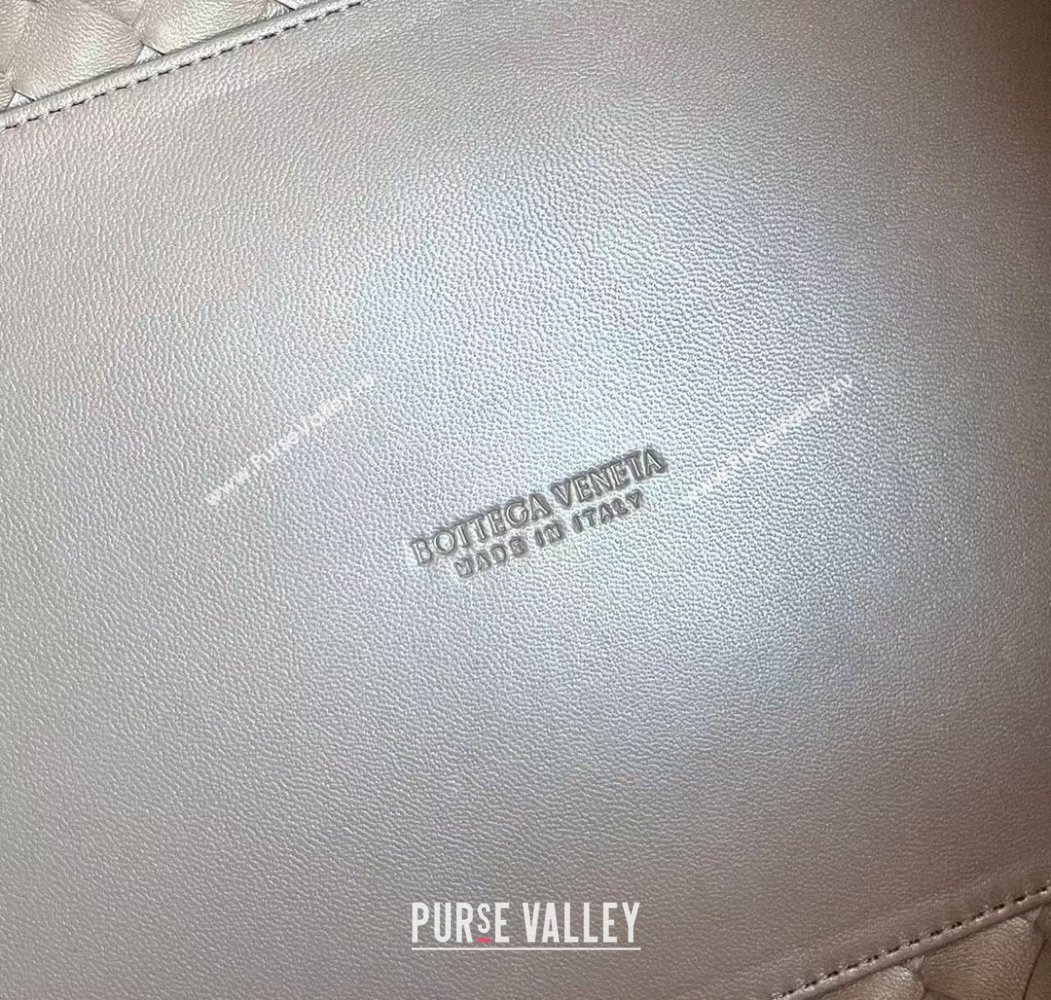 Bottega Veneta Large Parachute Shoulder Bag in Intrecciato Leather 796571 Grey 2025 (WT-250205040)