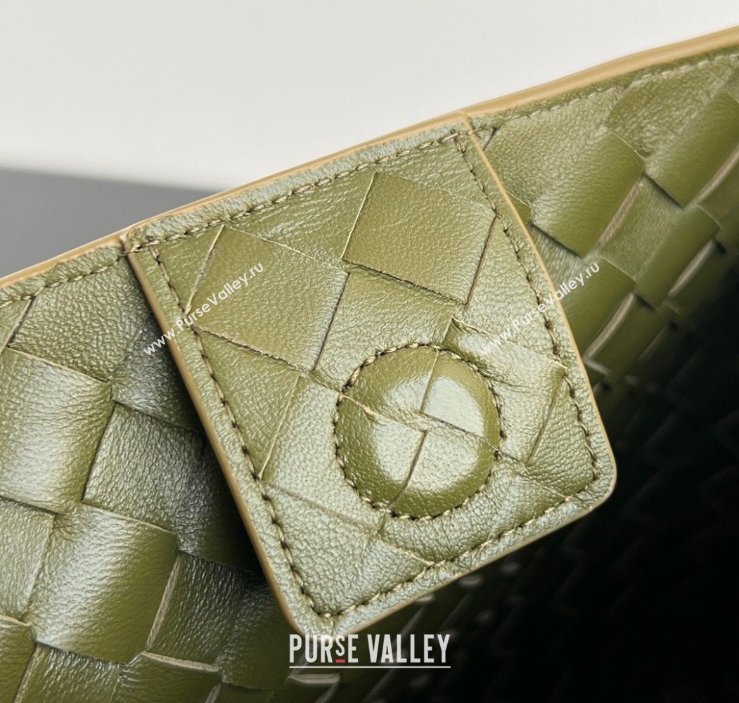 Bottega Veneta Large Parachute Shoulder Bag in Intrecciato Leather 796571 Khaki Green 2025 (WT-250205041)