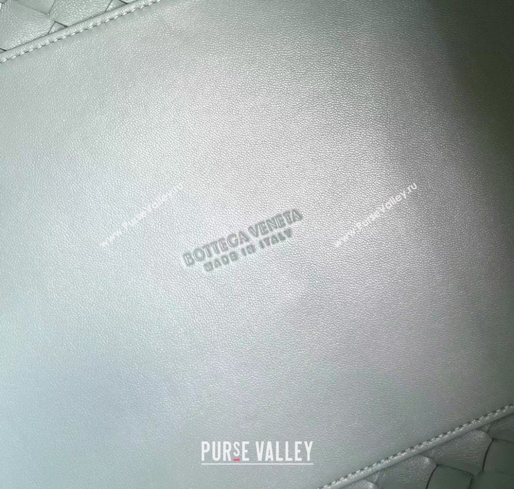 Bottega Veneta Large Parachute Shoulder Bag in Intrecciato Leather 796571 Aloe Green 2025 (WT-250205043)