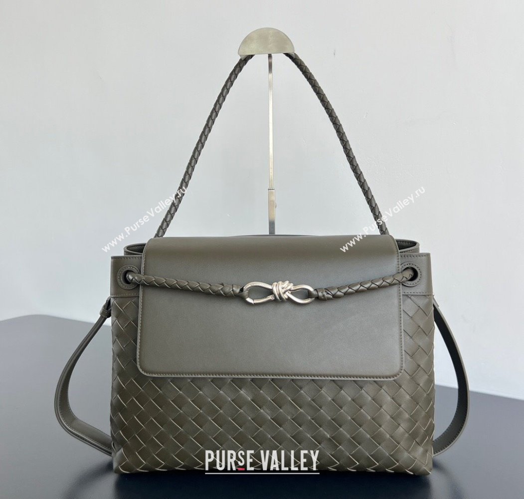 Bottega Veneta Mens Andiamo Messenger Bag in Intrecciato Leather 807715 Khaki Green 2025 (WT-250205044)