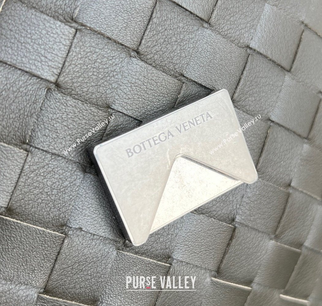 Bottega Veneta Mens Andiamo Messenger Bag in Intrecciato Leather 807715 Khaki Green 2025 (WT-250205044)