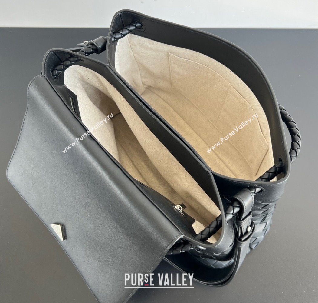 Bottega Veneta Mens Andiamo Messenger Bag in Intrecciato Leather 807715 Black 2025 (WT-250205045)