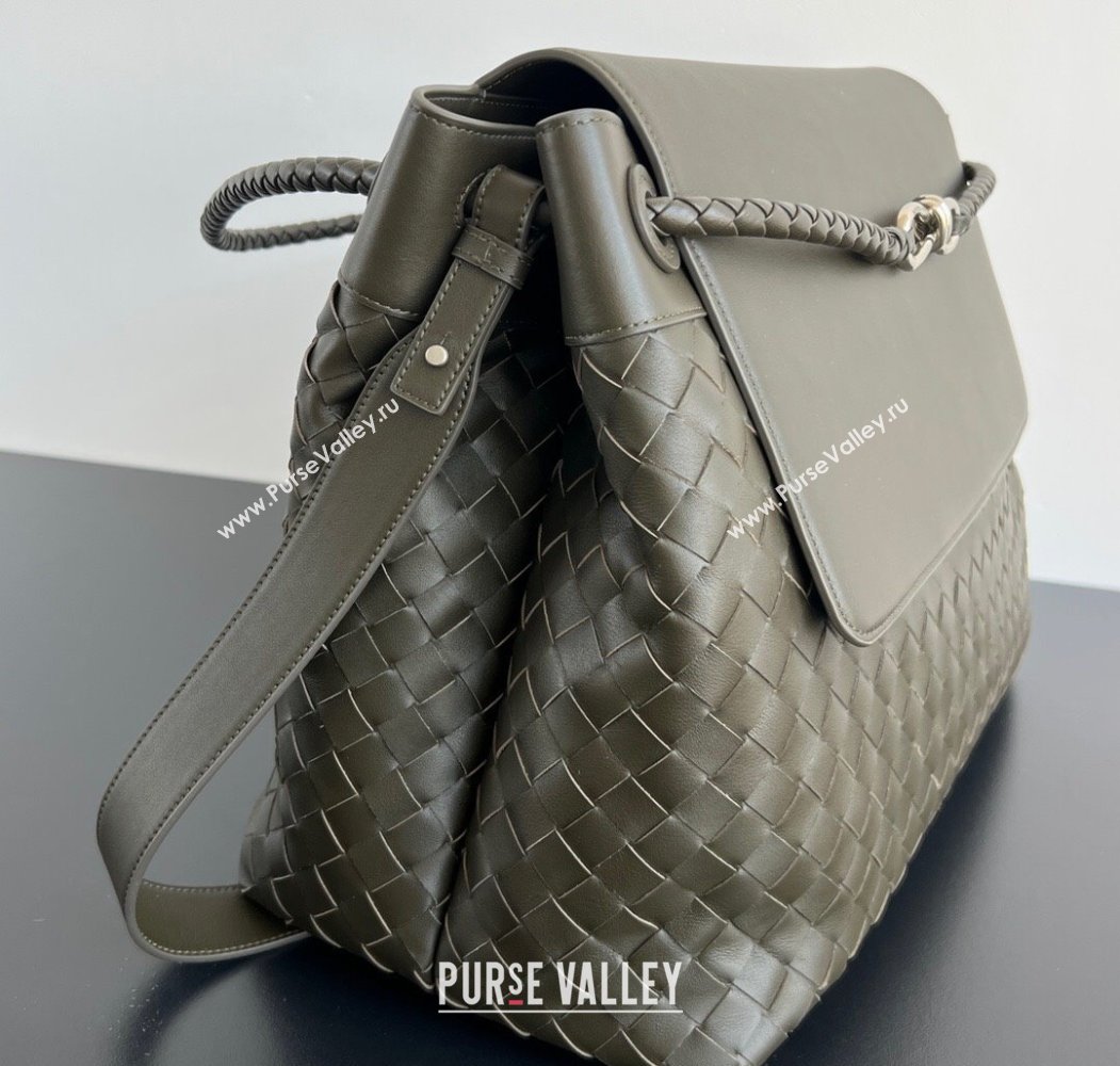 Bottega Veneta Mens Large Andiamo Messenger Bag in Intrecciato Leather 805969 Khaki Green 2025 (WT-250205047)