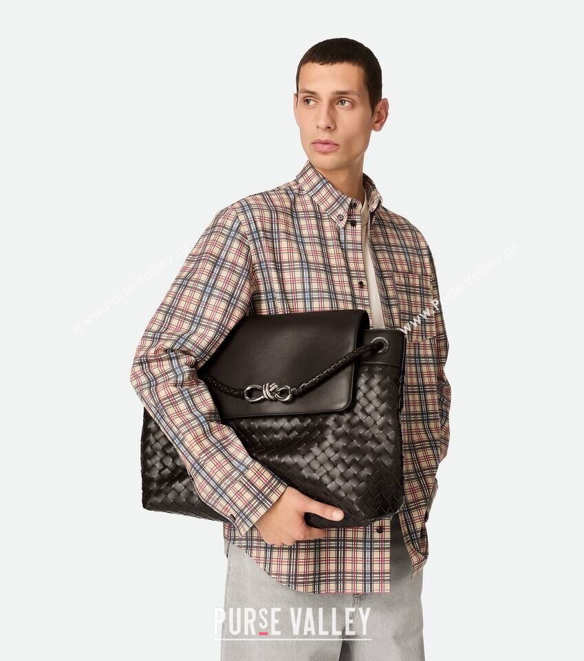 Bottega Veneta Mens Large Andiamo Messenger Bag in Intrecciato Leather 805969 Fondant Brown 2025 (WT-250205048)