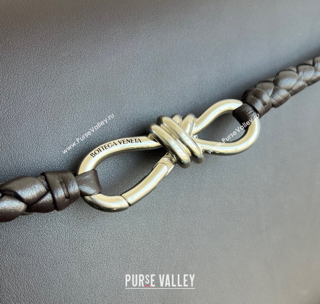 Bottega Veneta Mens Large Andiamo Messenger Bag in Intrecciato Leather 805969 Fondant Brown 2025 (WT-250205048)