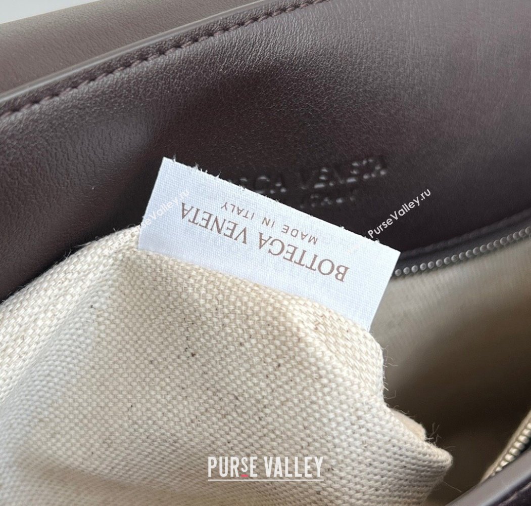 Bottega Veneta Mens Large Andiamo Messenger Bag in Intrecciato Leather 805969 Fondant Brown 2025 (WT-250205048)