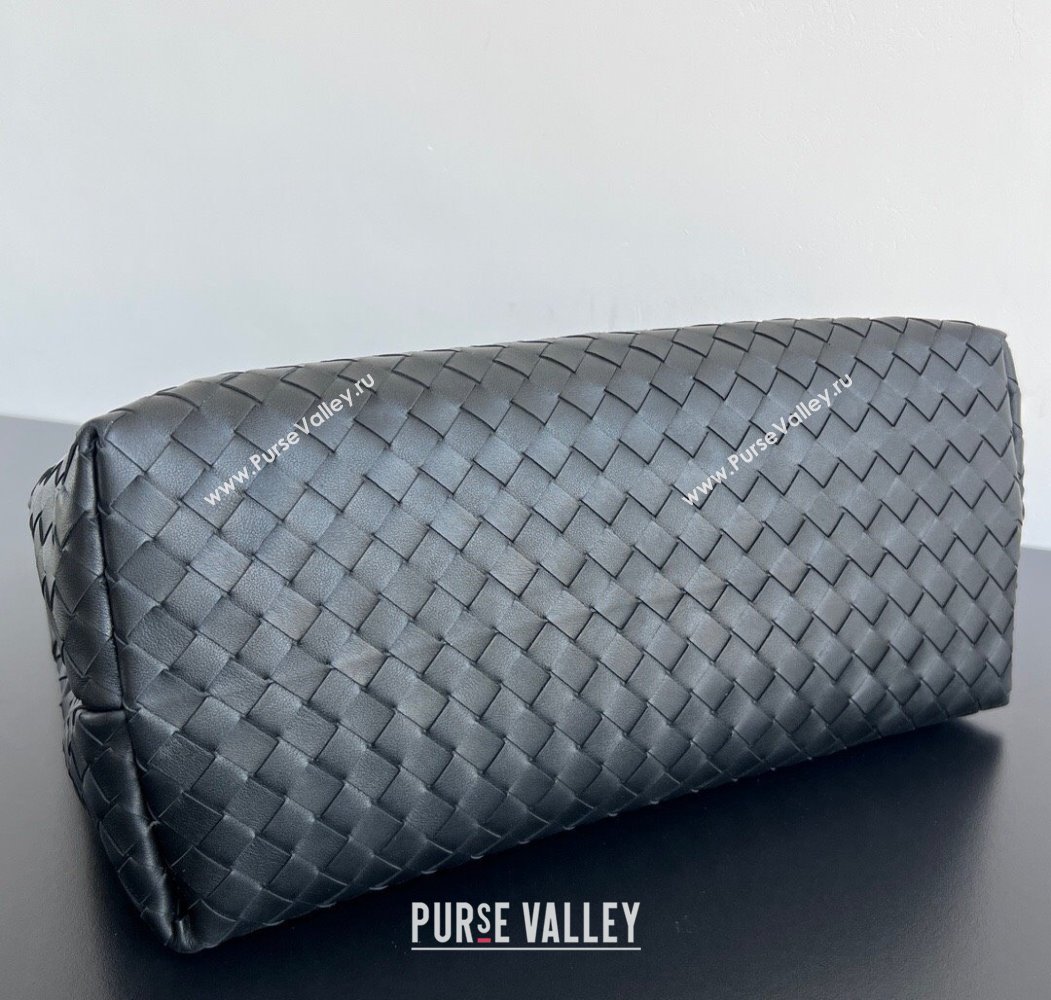 Bottega Veneta Mens Large Andiamo Messenger Bag in Intrecciato Leather 805969 Black 2025 (WT-250205049)