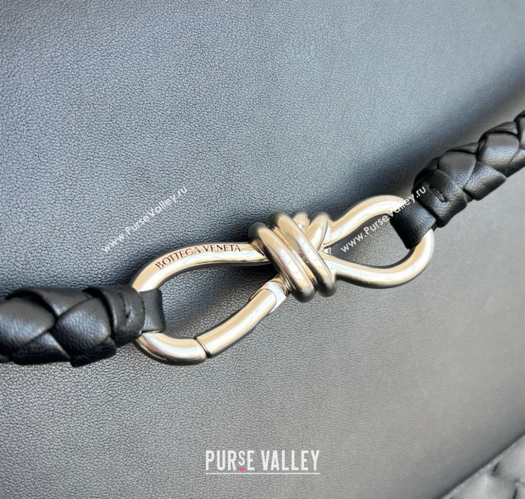 Bottega Veneta Mens Large Andiamo Messenger Bag in Intrecciato Leather 805969 Black 2025 (WT-250205049)