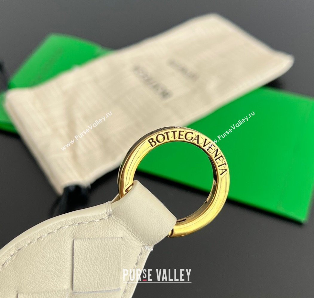 Bottega Veneta Fish Keyring in Intreccio Leather White 2025 806109 (MS-250205032)