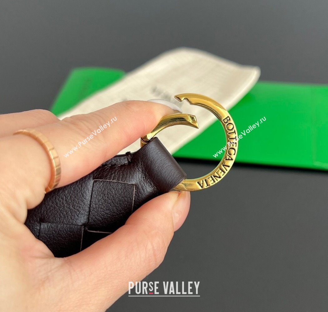Bottega Veneta Fish Keyring in Intreccio Leather Fondant Brown 2025 806109 (MS-250205033)