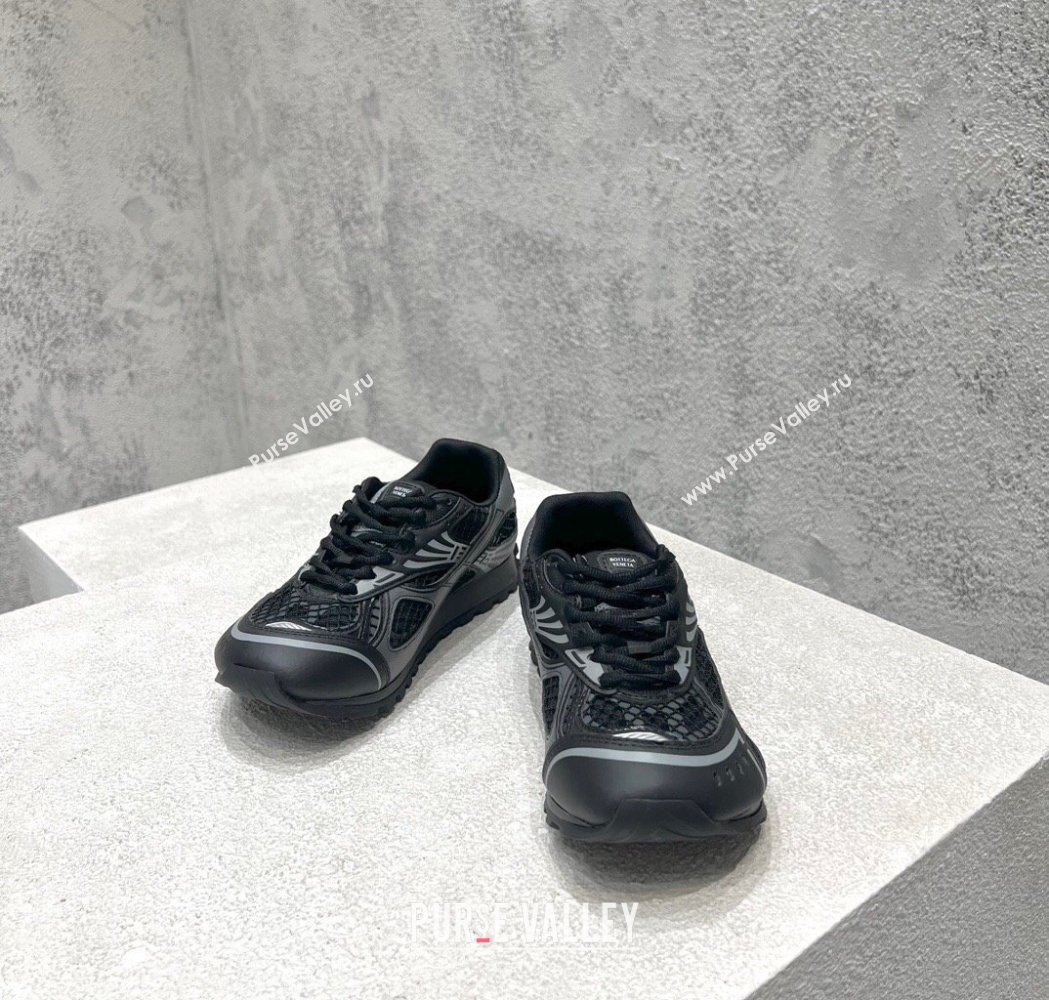 Bottega Veneta Orbit Runner Sneakers in Technical Fabric and Mesh Black 2025 (MD-250219095)