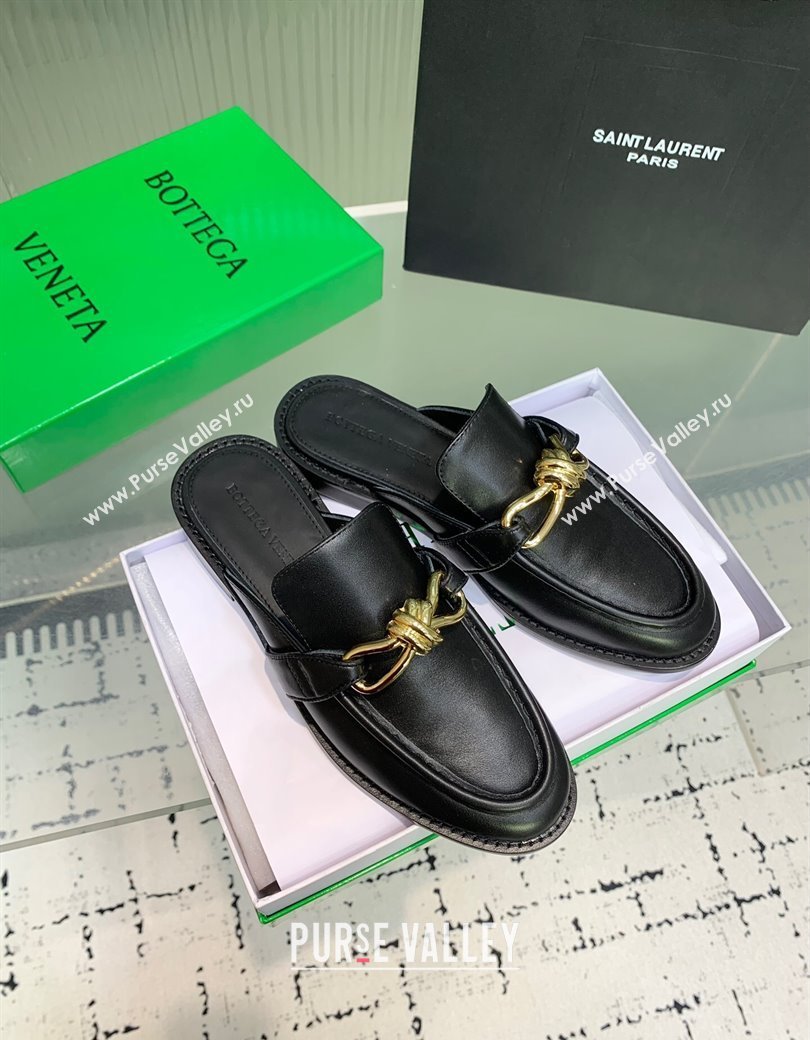 Bottega Veneta Astaire Flat Mules in Calfskin with Gold-Tone Knot Black 2025 (KER-250219096)