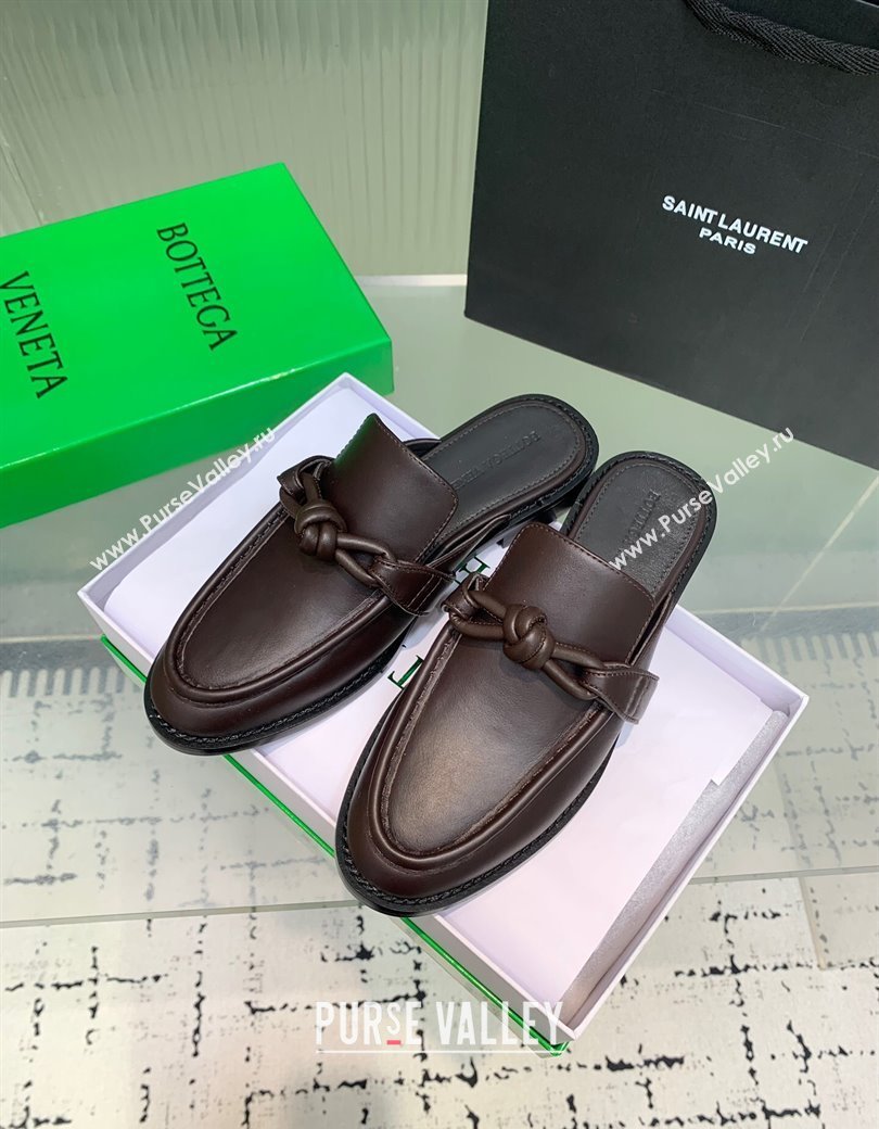 Bottega Veneta Astaire Flat Mules in Calfskin with One-Tone Knot Dark Brown 2025 (KER-250219107)