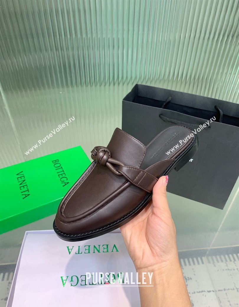 Bottega Veneta Astaire Flat Mules in Calfskin with One-Tone Knot Dark Brown 2025 (KER-250219107)