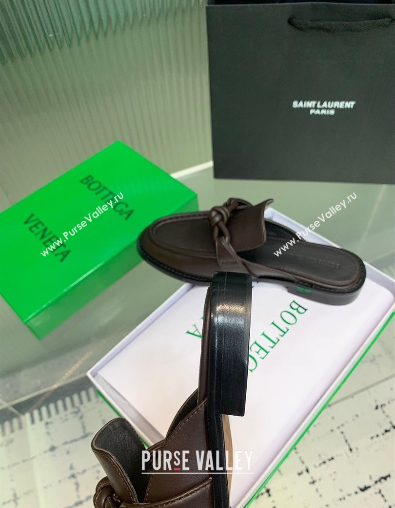 Bottega Veneta Astaire Flat Mules in Calfskin with One-Tone Knot Dark Brown 2025 (KER-250219107)