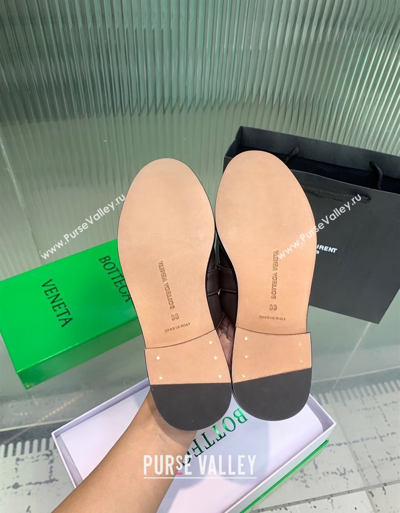 Bottega Veneta Astaire Flat Mules in Calfskin with One-Tone Knot Dark Brown 2025 (KER-250219107)