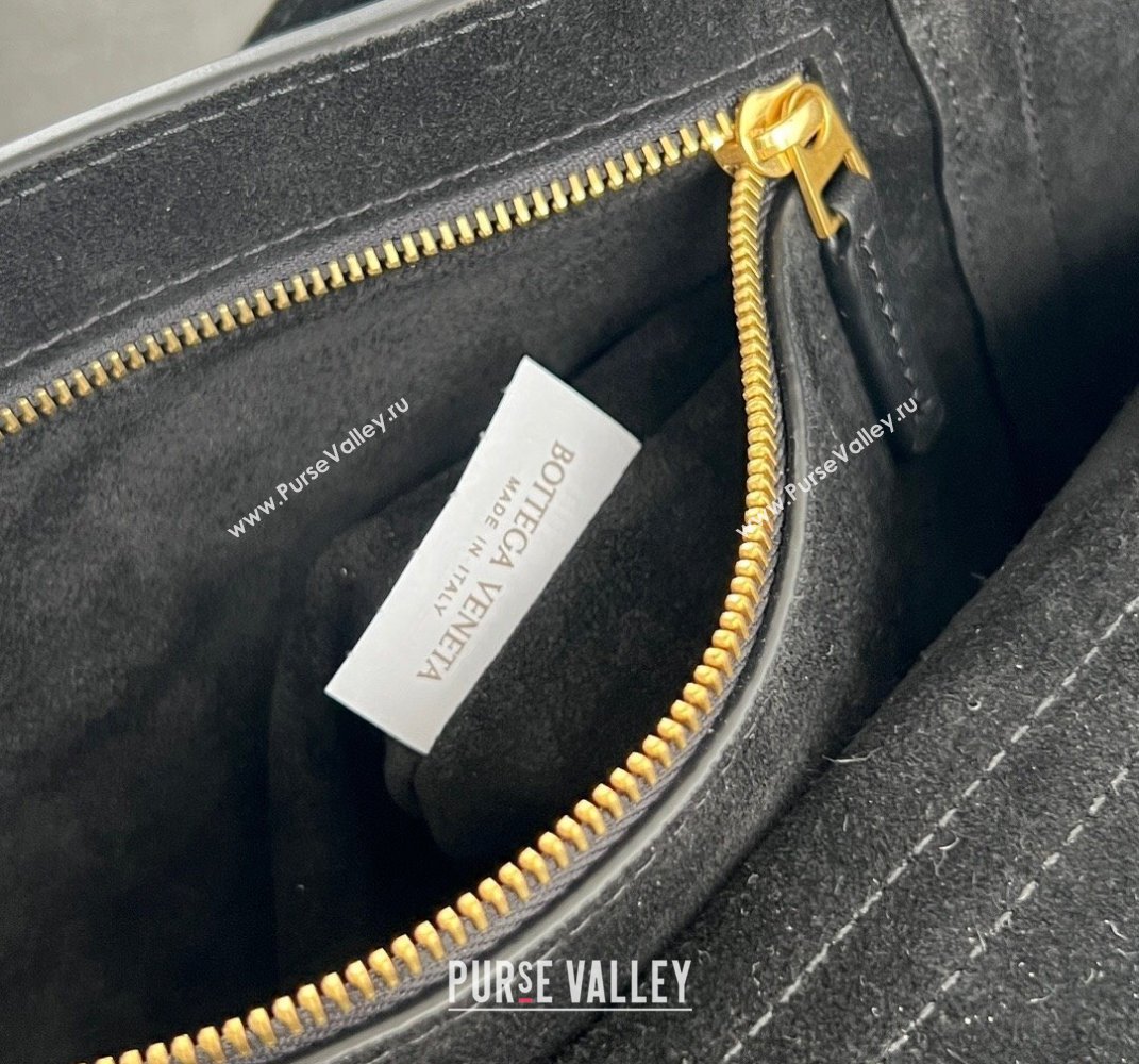 Bottega Veneta Medium Ciao Ciao Top Handle Bag in Calf Leather 817231 Black 2025 (WT-250519025)