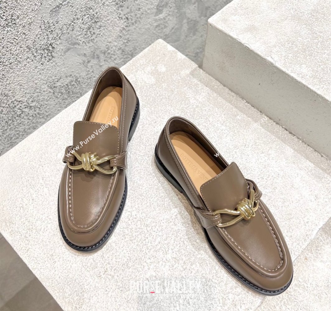 Bottega Veneta Astaire Loafers in Calfskin with Knot Grey/Gold 2025 (MD-250428101)