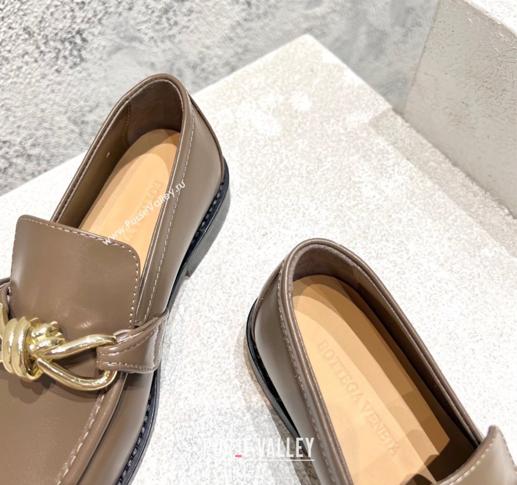Bottega Veneta Astaire Loafers in Calfskin with Knot Grey/Gold 2025 (MD-250428101)