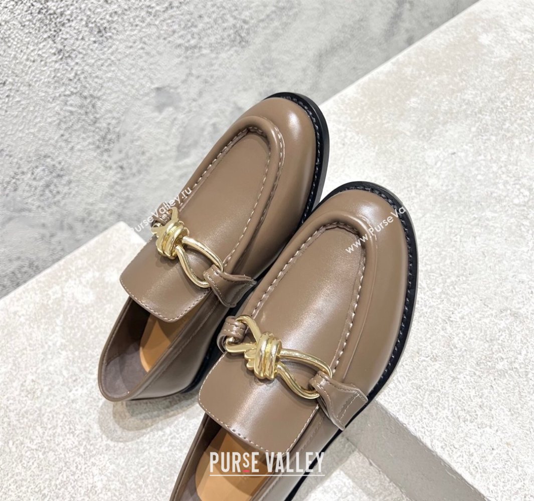 Bottega Veneta Astaire Loafers in Calfskin with Knot Grey/Gold 2025 (MD-250428101)