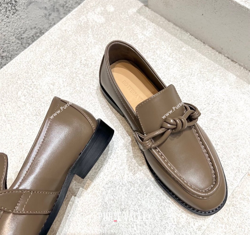 Bottega Veneta Astaire Loafers in Calfskin with One-Tone Knot Grey 2025 (MD-250428102)