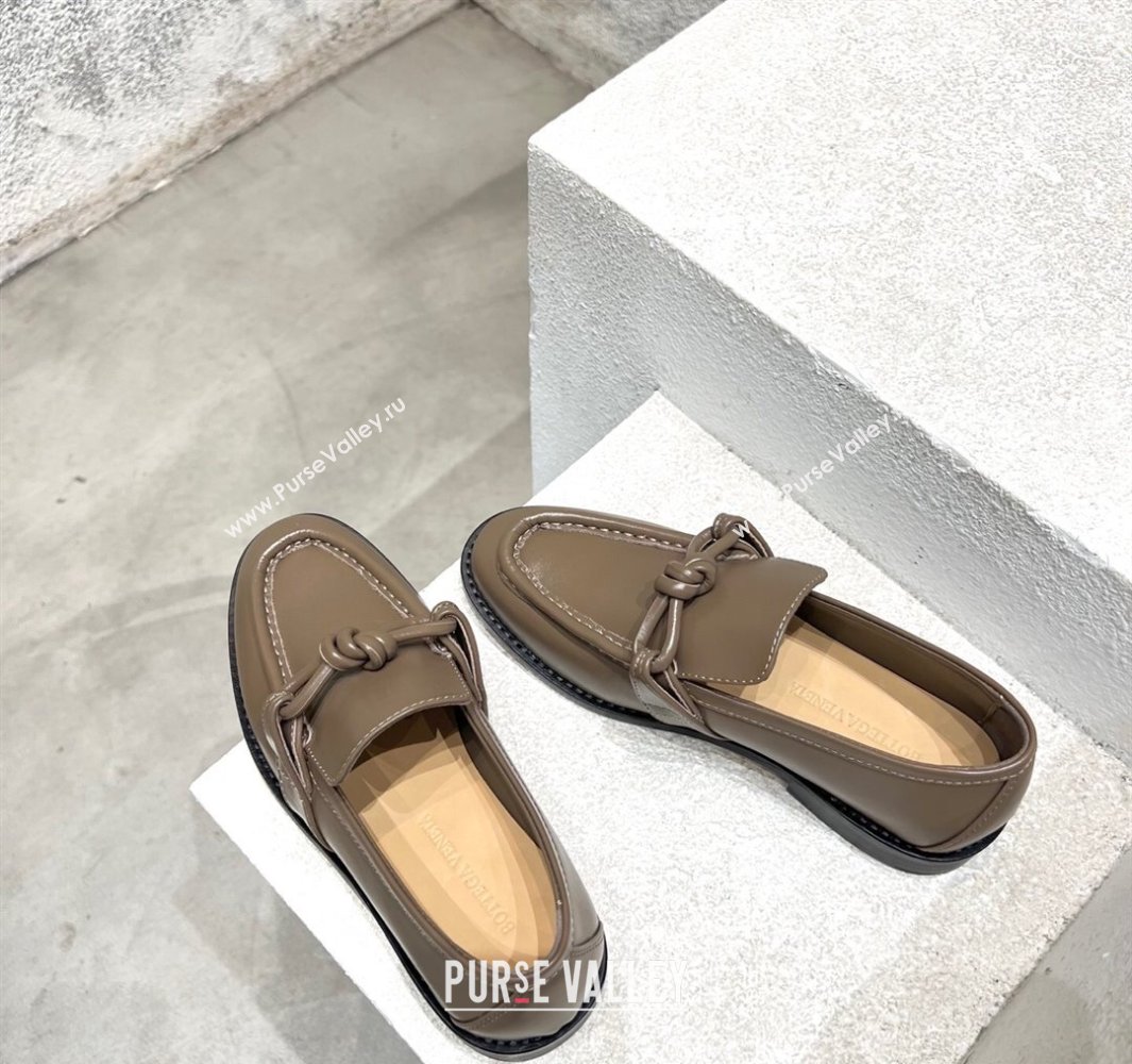 Bottega Veneta Astaire Loafers in Calfskin with One-Tone Knot Grey 2025 (MD-250428102)