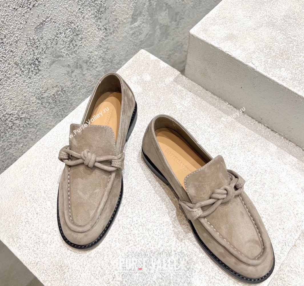Bottega Veneta Astaire Loafers in Suede with One-Tone Knot Grey 2025 (MD-250428104)